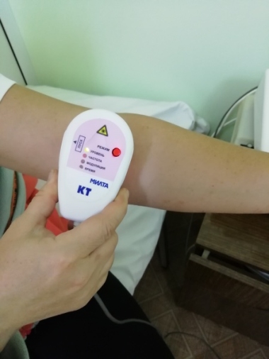 Проведение процедуры лазеротерапии при лечении заболеваний