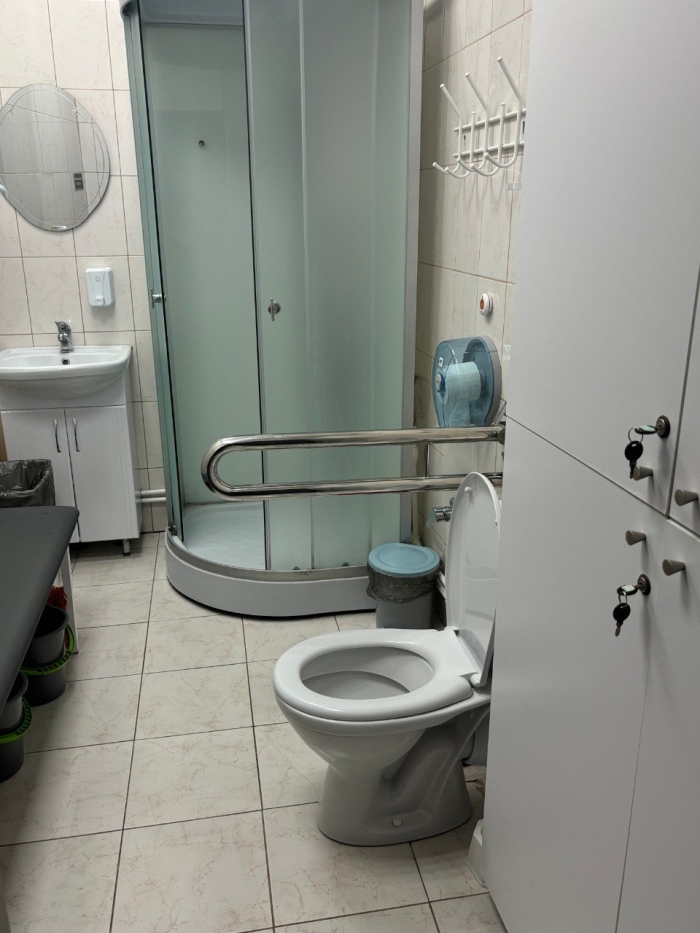 Палата в стационарном отделении для людей с ограниченными возможностями (фото 2)